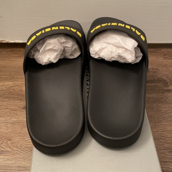 Balenciaga Black & Yellow Rubber Logo Pool Slides Sandals Size 40 EU 7 US - Picture 3 of 9